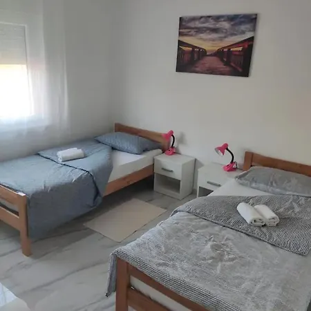 Sobe Zimmer & Apartmani Nova Gradiska Exterior foto