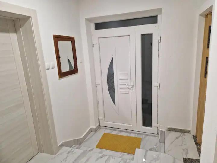Sobe & Apartment *
